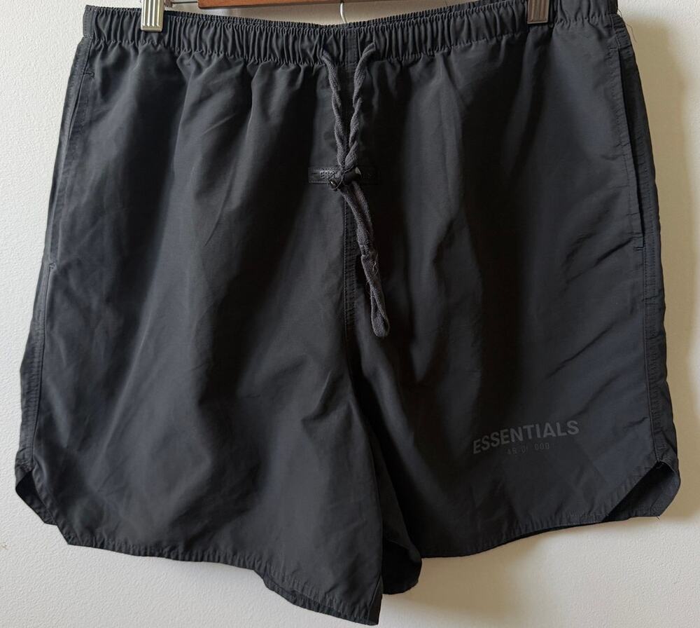 Essentials Fear of God volley shorts men's size L